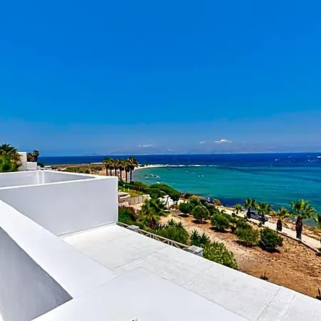 Blue Dolphin Fully Renovated By Rivea Group *